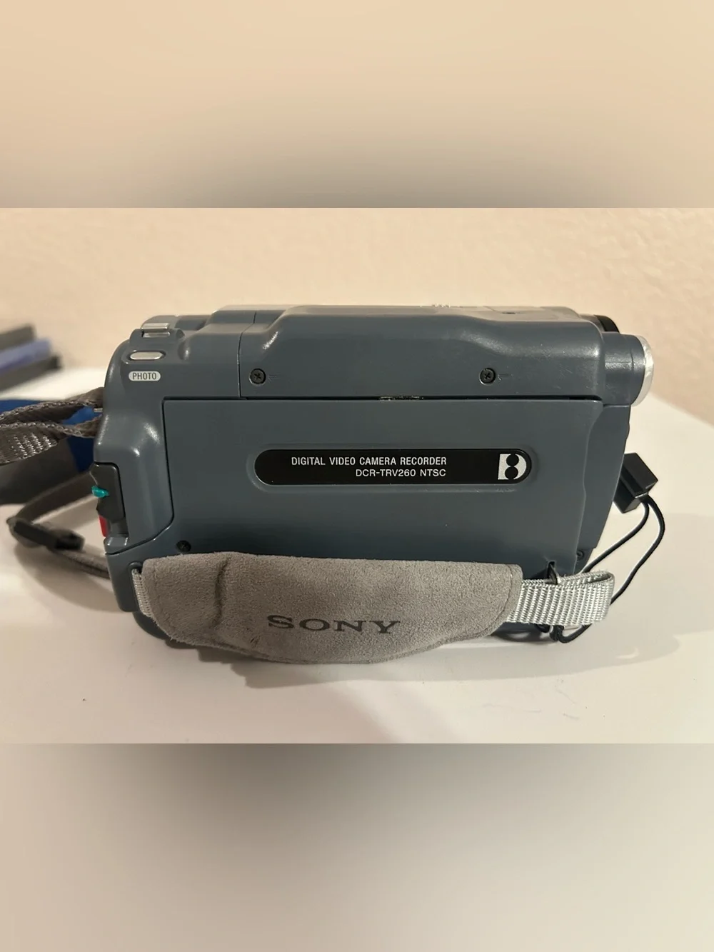 Sony Handycam DCR-TRV260 Digital Zoom Nightshot Camcorder W/some Accessories